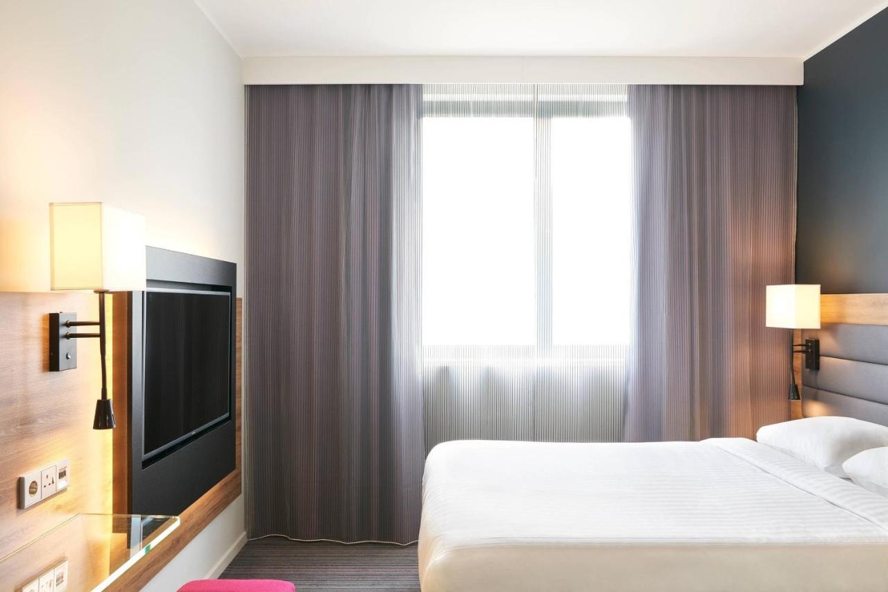 Moxy Milan Linate Airport Hotell Segrate Exteriör bild