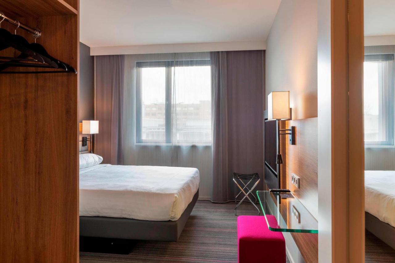 Moxy Milan Linate Airport Hotell Segrate Exteriör bild