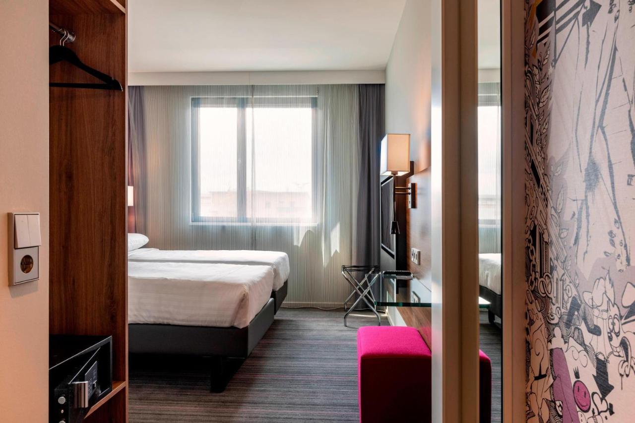 Moxy Milan Linate Airport Hotell Segrate Exteriör bild