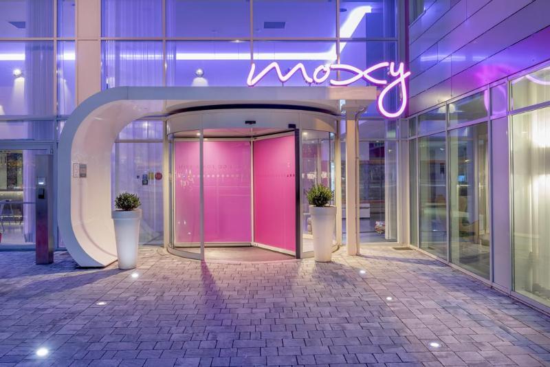 Moxy Milan Linate Airport Hotell Segrate Exteriör bild